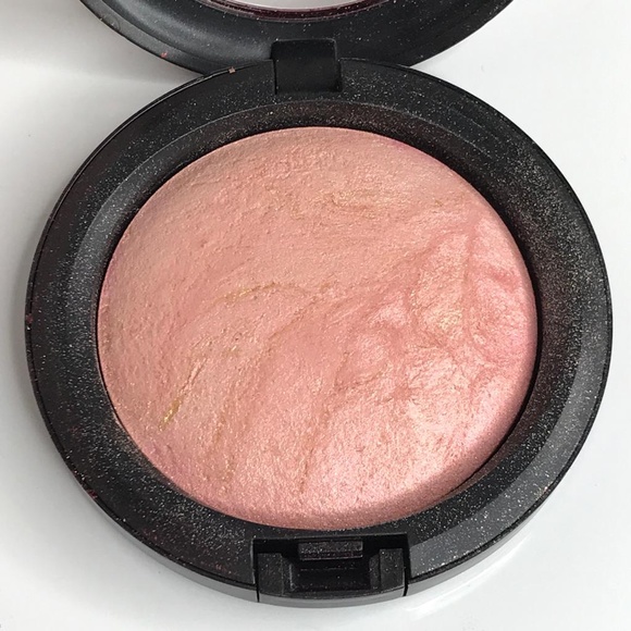 MAC Cosmetics Porcelain Pink Mineralize Skinfinish - Picture 2 of 4